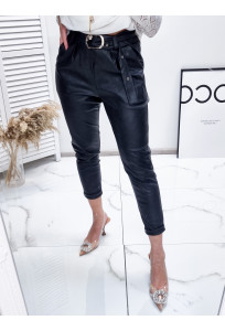 Koženkové nohavice s opaskom Vogue 